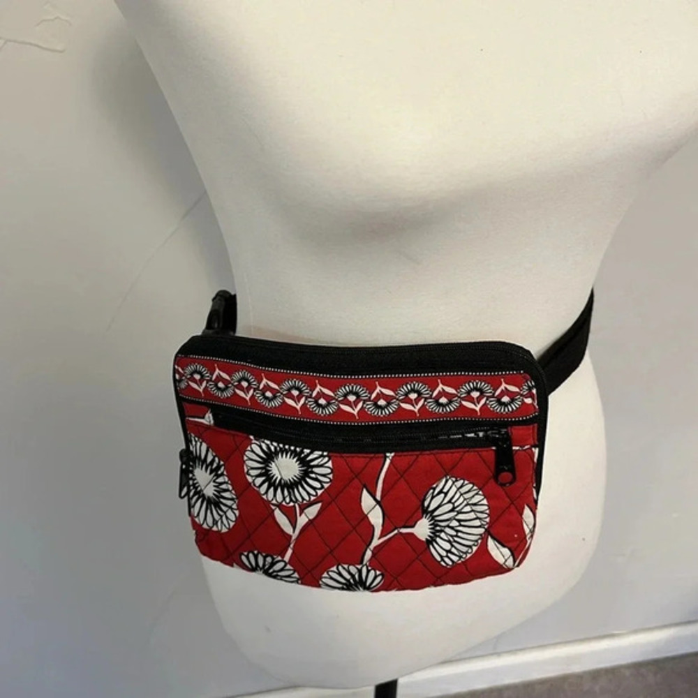 Vera Bradley Deco Daisy 🌼 Crossbody Fanny Pack Belt Bag Red EUC